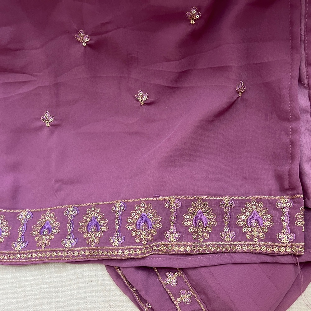 Purple Embellished Traditional Indian dress - Picture 4 of 6